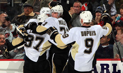 Sidney Crosby, Maxime Talbot and Evgeni Malkin scored for Pittsburgh, which ended up losing 4-3 in overtime to the New Jersey Devils on January 23, 2009.