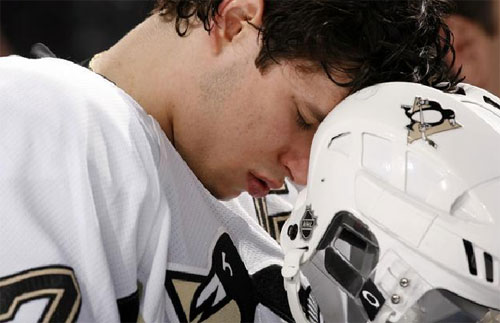 Sidney Crosby prepares for the game against the Panthers on 4/5/09