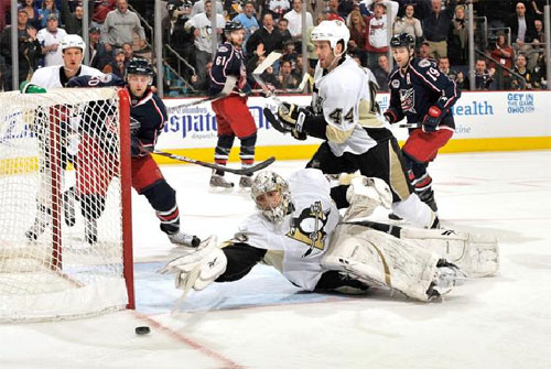 Fleury made 25 saves in a losing effort against the Blue Jackets on 3/12