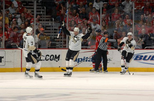 Bill Guerin celebrates his first goal as a Pittsburgh Penguin