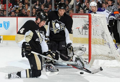 Pittsburgh defenseman Rob Scuderi blocks a shot against the Kings on 3/20/09