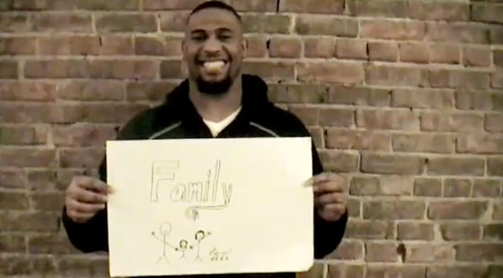 Lamarr Woodley did a guest appearance in Alyonka Larionov's music video